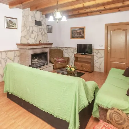 Lovely In With Kitchenette *
